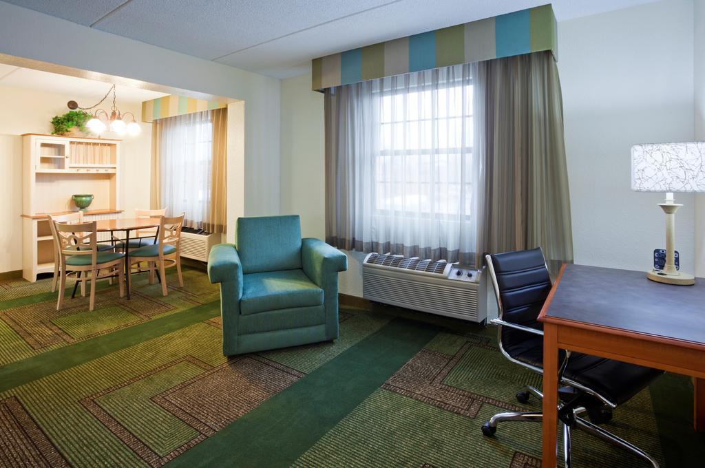 La Quinta Inn Chicago Oakbrook Terrace Exterior photo