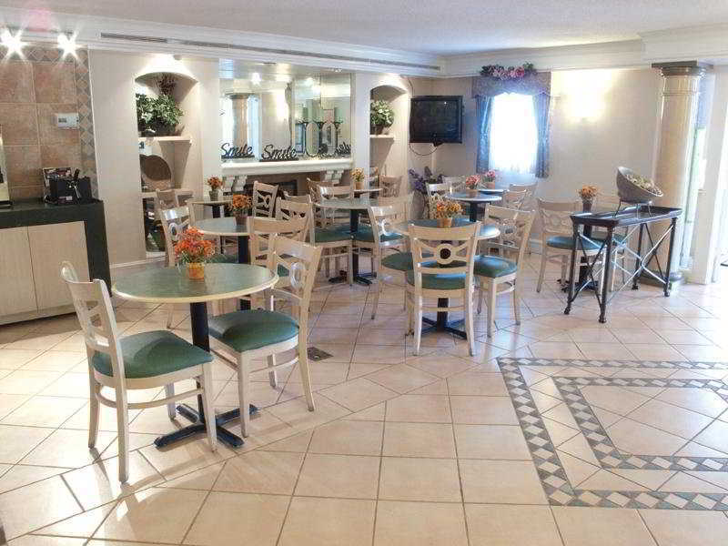 La Quinta Inn Chicago Oakbrook Terrace Restaurant photo