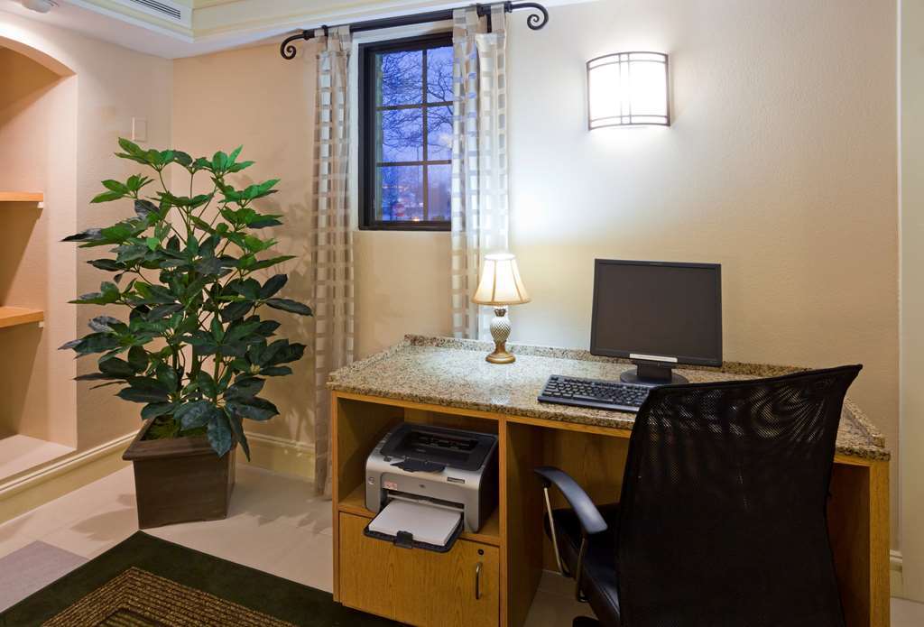 La Quinta Inn Chicago Oakbrook Terrace Facilities photo